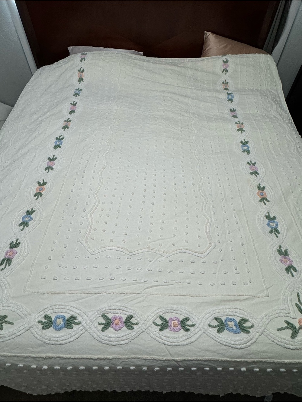 Vintage cotton chenille Tufted Coverlet with Pastel Floral Embroidery cream twin - Picture 2 of 6